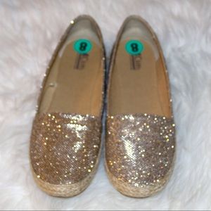 Cliffs by White Mountain shimmering gold shoes